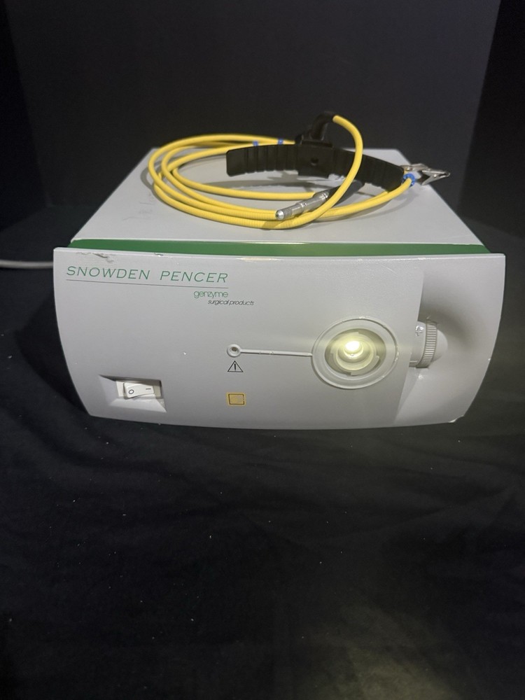 Snowden Pencer Genzyme 89-8400 Light Source With Light Cable