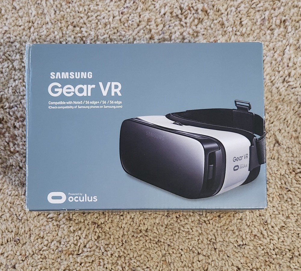 Samsung Gear VR Oculus NIB