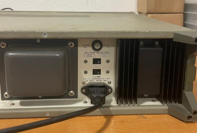 HEWLETT PACKARD HP 214B PULSE GENERATOR