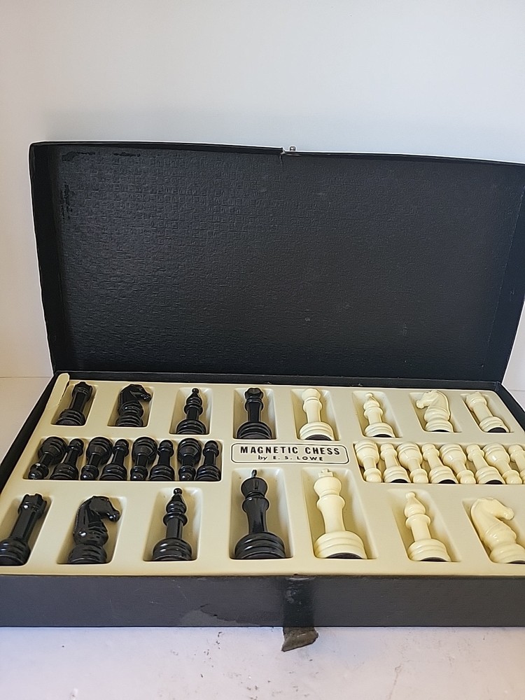 1968 E.S. Lowe Magnetic Chess Set No.815