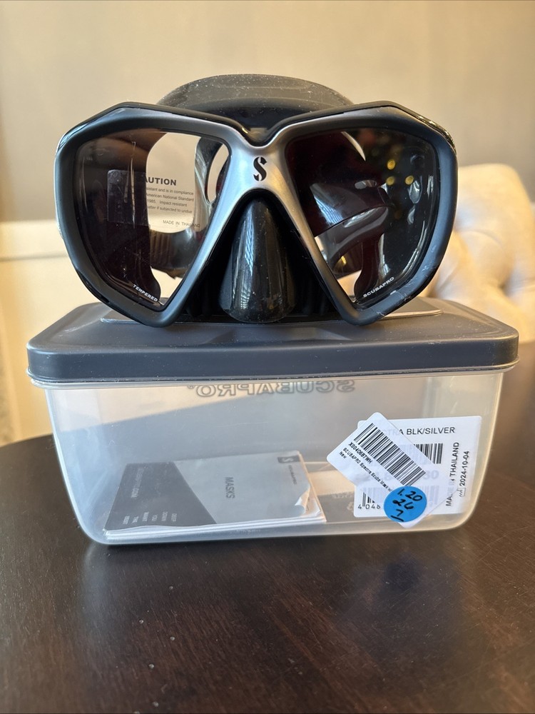 Scubapro Spectra Black / Silver Goggle Mask - Plastic Cracked Case