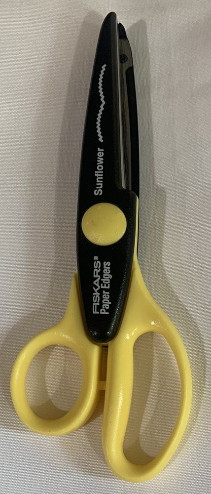 Fiskars Paper Edgers Cutting Tools Decorative Edge Scissors Scrapbooking Craft