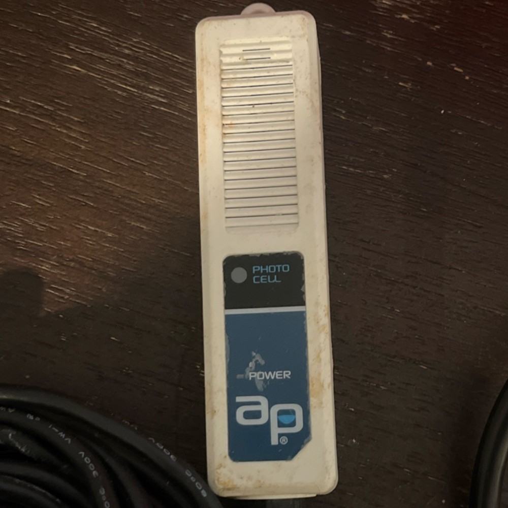 Autopilot APC8200 CO2 Monitor & Controller, Digital Display, Remote Sensor