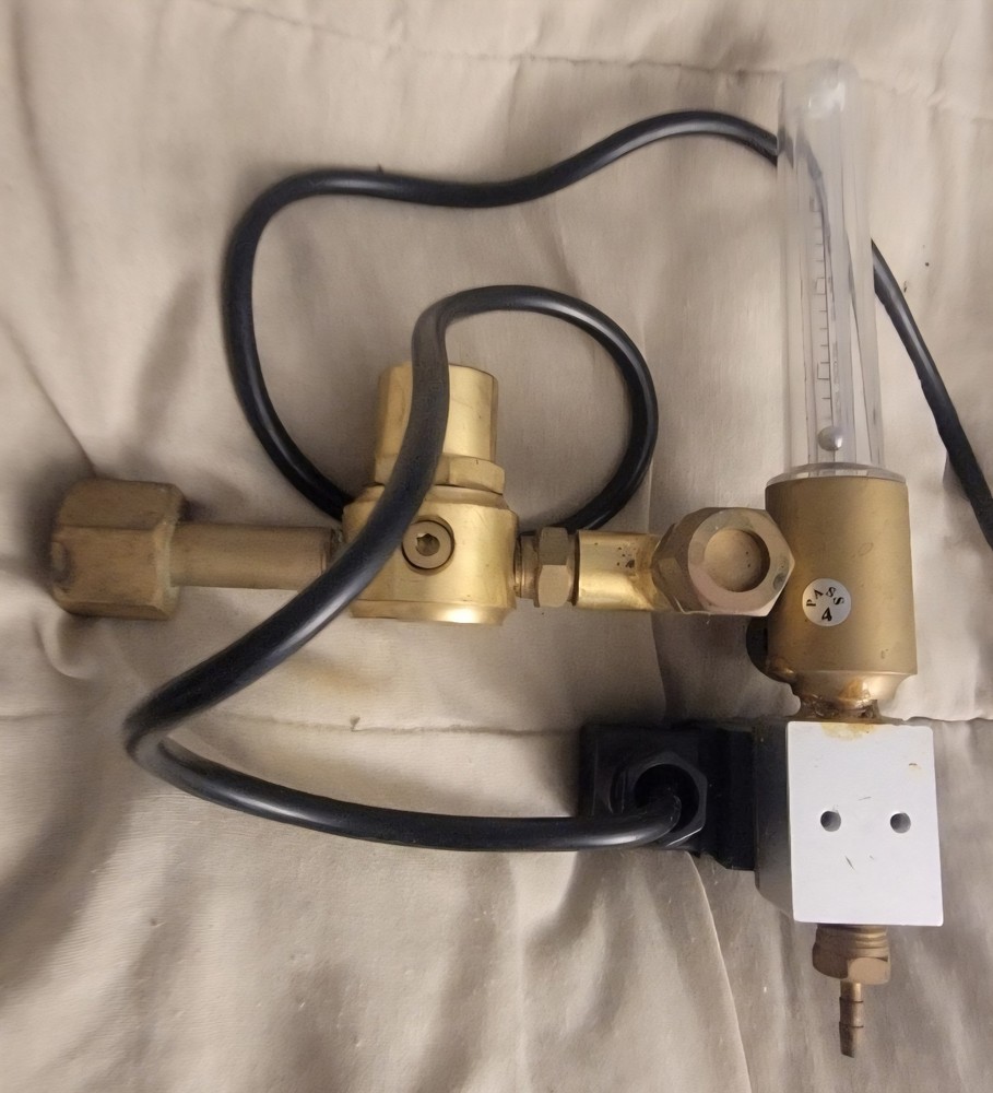CO2 Regulator Brass Liding Model 2W2T