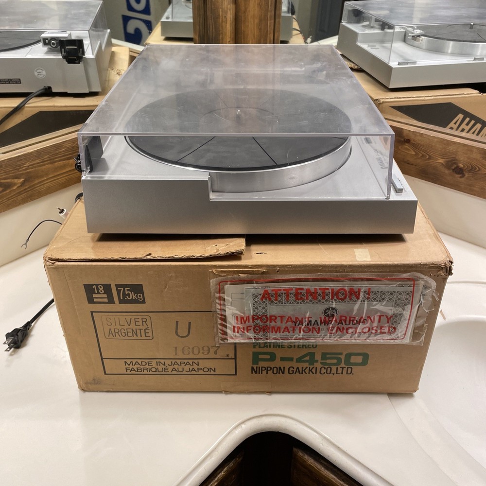 Yamaha P-450 Automatic Turntable with Original Box & Manual