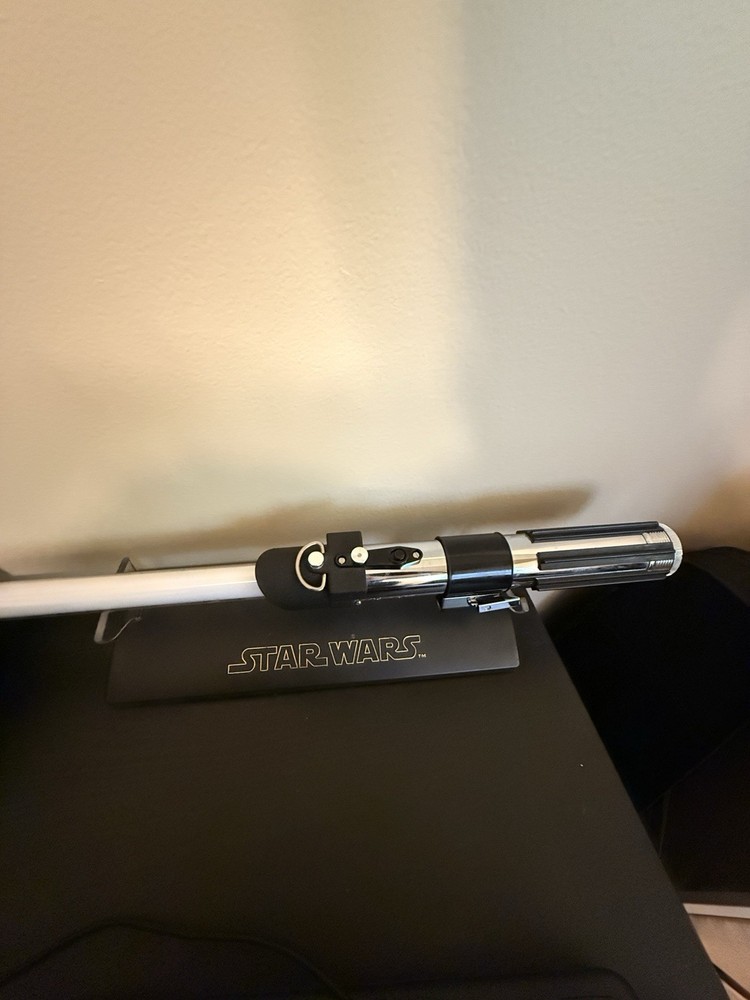 STAR WARS MASTER REPLICAS DARTH VADER 2003  FORCE FX LIGHTSABER SW-202S