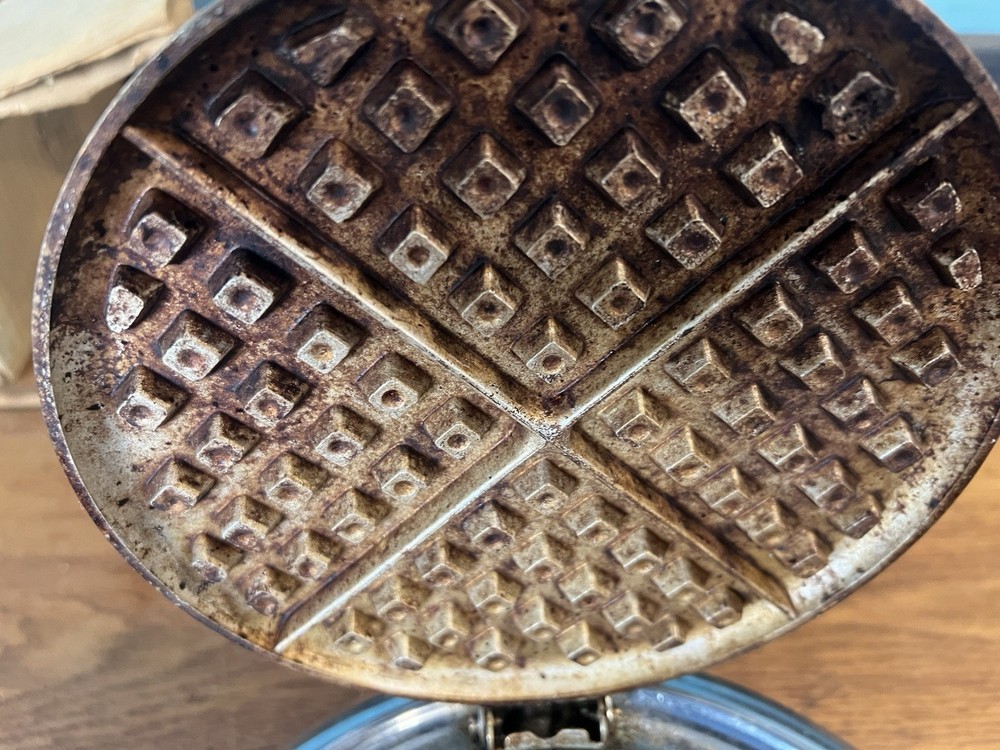 Vintage White Cross Automatic Waffle Iron Model 669 with box.