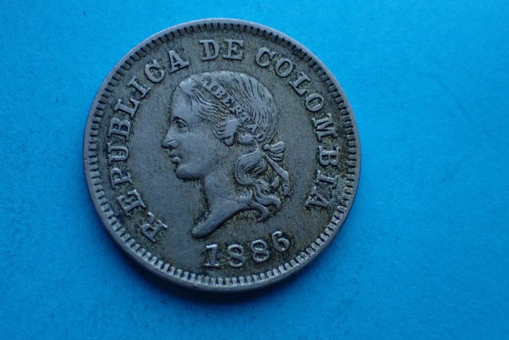 Columbia, 5 Centavos 1886, see images.