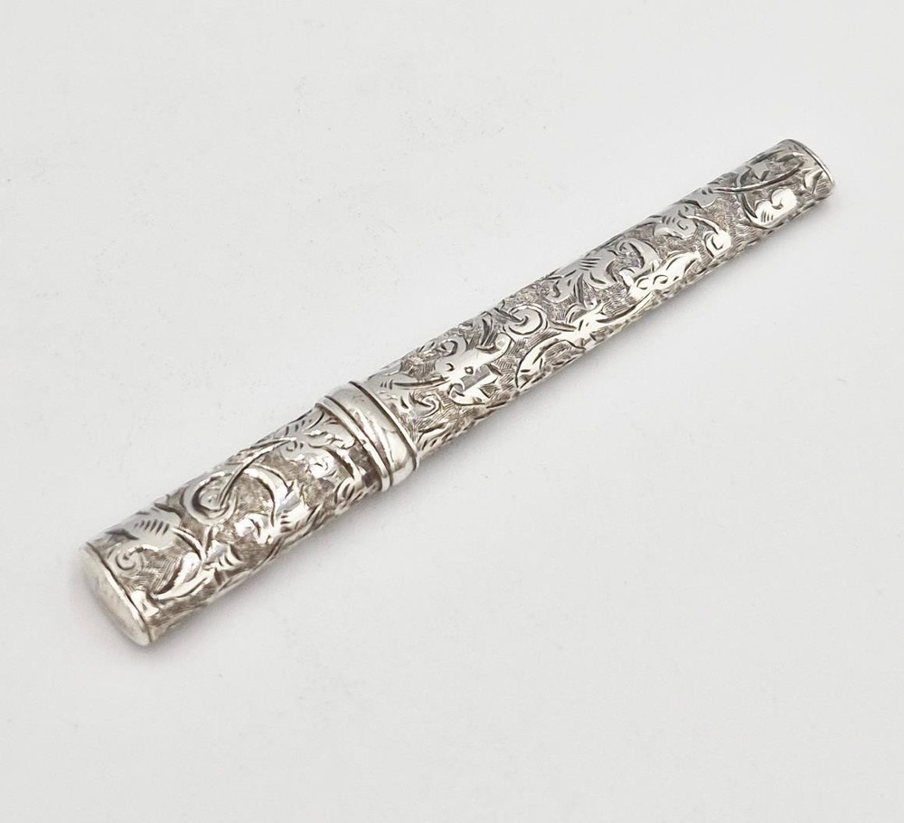 19TH CENTURY AMERICAN SOLID SILVER NEEDLE CASE - LUND