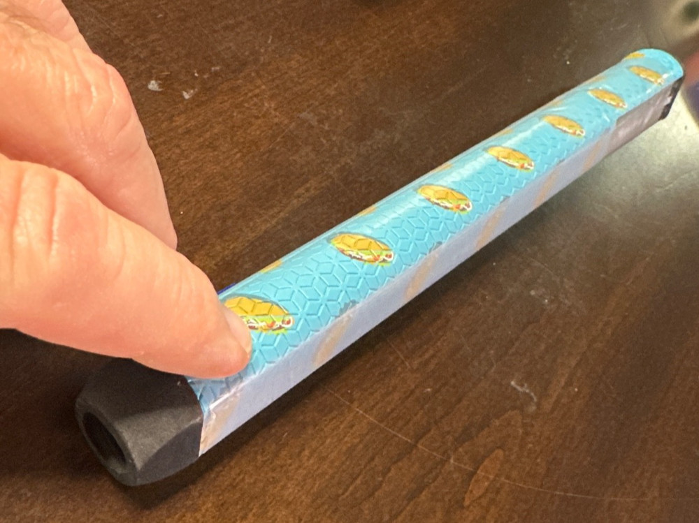 Uolaifa Taco mid-size putter grip.