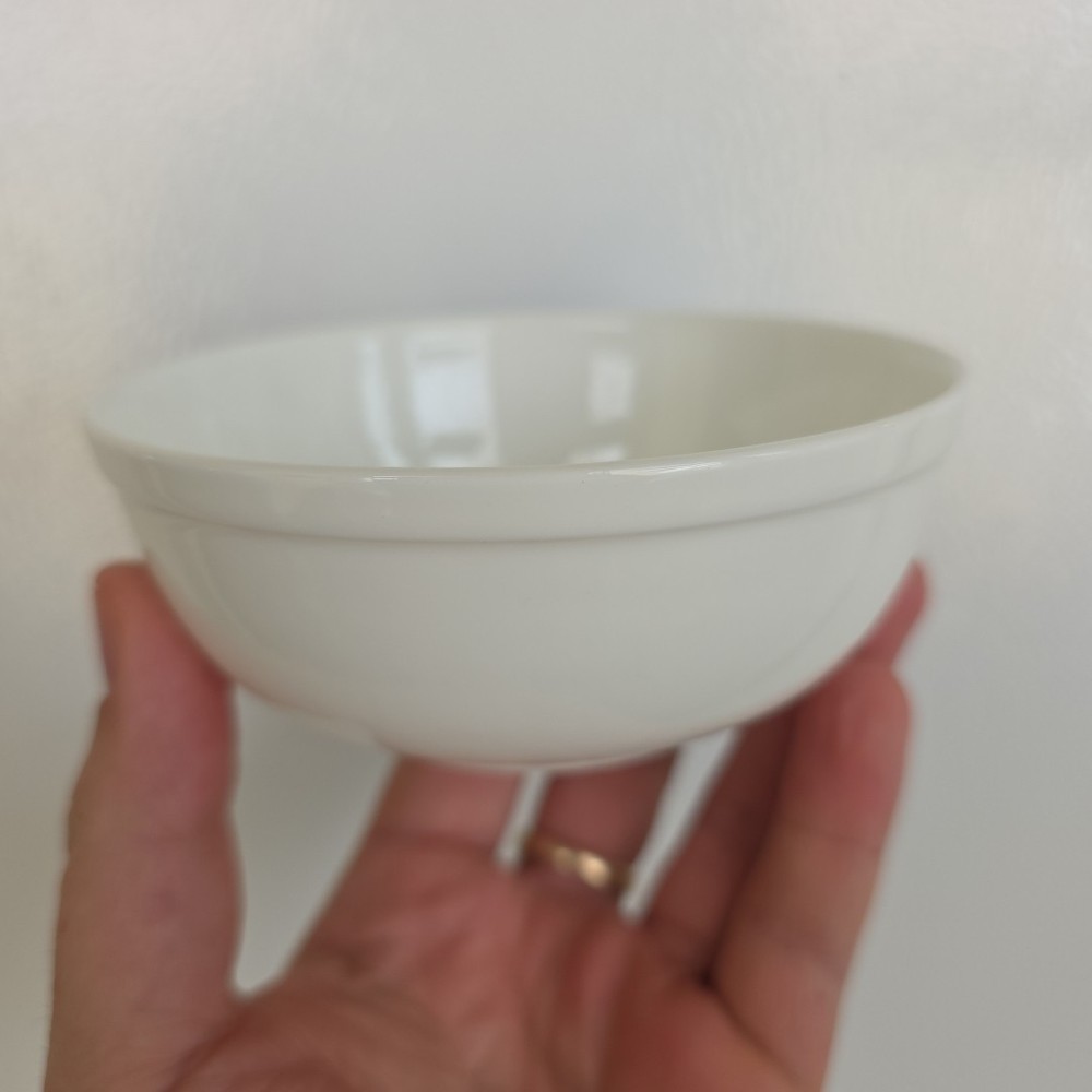 MIKASA WHITE VAIL SMALL FRUIT DESSERT BOWL