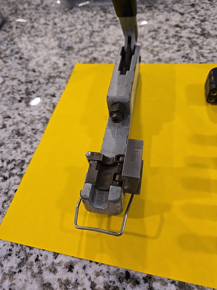 COMMERCIAL GRADE COMPRESSION TOOL CONNECTOR SPRING LOADED STRIPPER 20 CONNECTORS