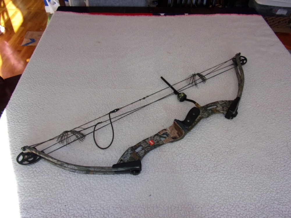 PSE Archery F-4 Maxis Compound Bow