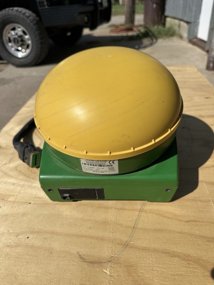 John Deere Starfire ITC GPS Globe Receiver