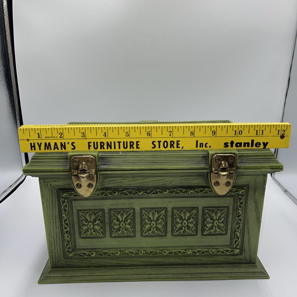 VINTAGE MAX KLEIN GREEN ORNATE PLASTIC SEWING KEEPSAKE BOX