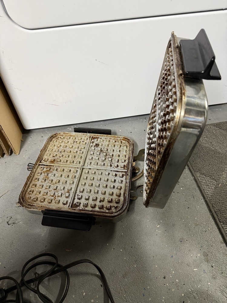 Vintage Sears Kenmore automatic waffle Baker Model 632 Removable Plates! Nice!