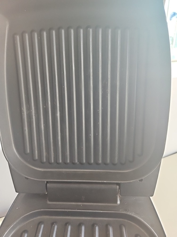 George Foreman GR-20 Lean Mean Fat Reducing Grilling Machine TESTED & WORKS