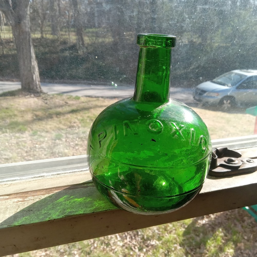 PINOXIC EMERALD GREEN HAND BLOWN IN MOLD BALL SHAPE BOTTLE