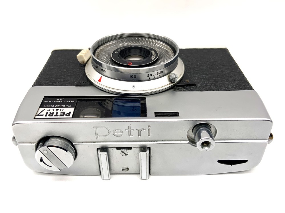 Petri Half 7 Compact Camera With C. 2.8/28mm Halbformatkamera Analog