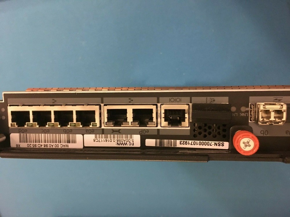 NetApp FAS2040 Controller Module - PN: 111-00524+C0