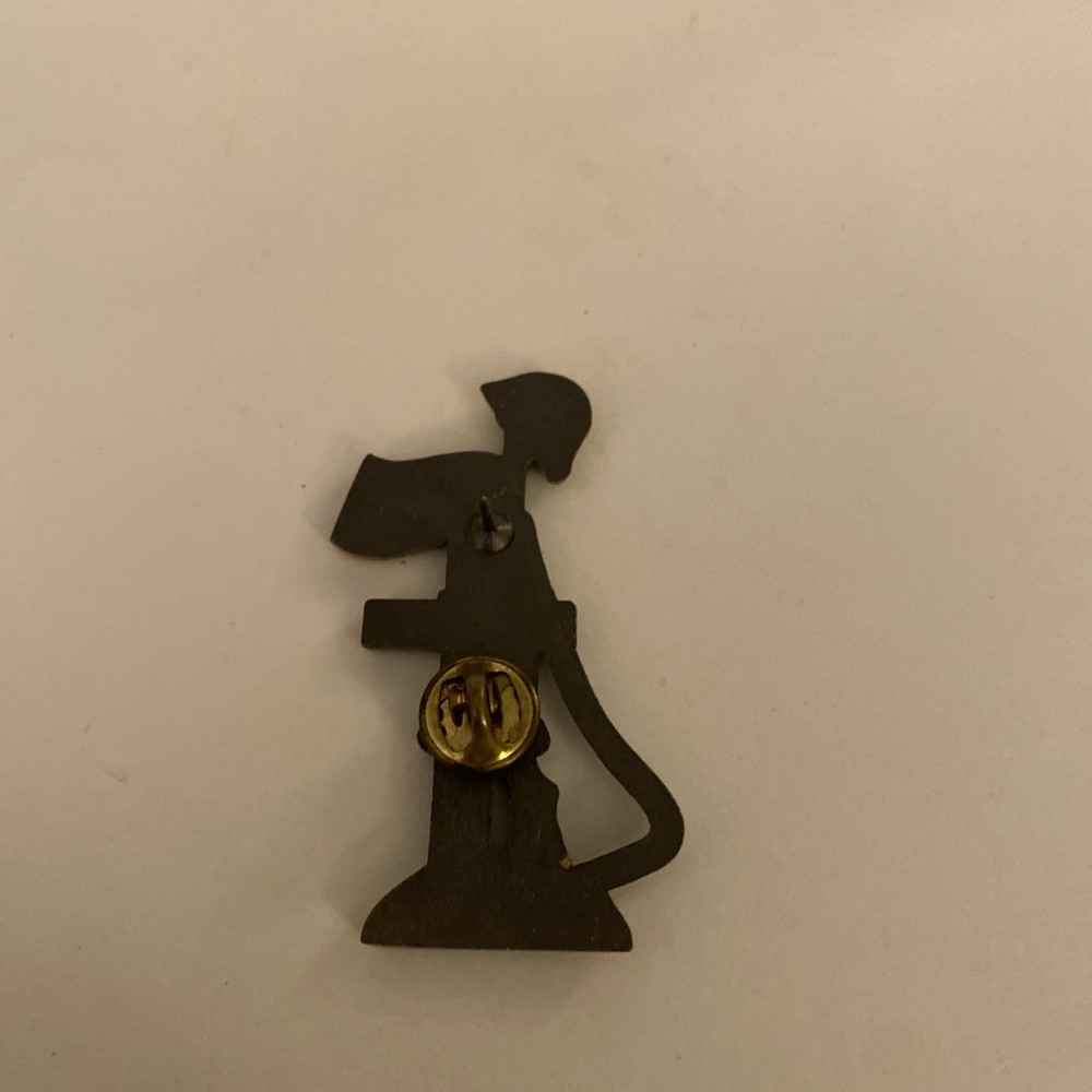 LARGE SOLDIER MEMORIAL PIN