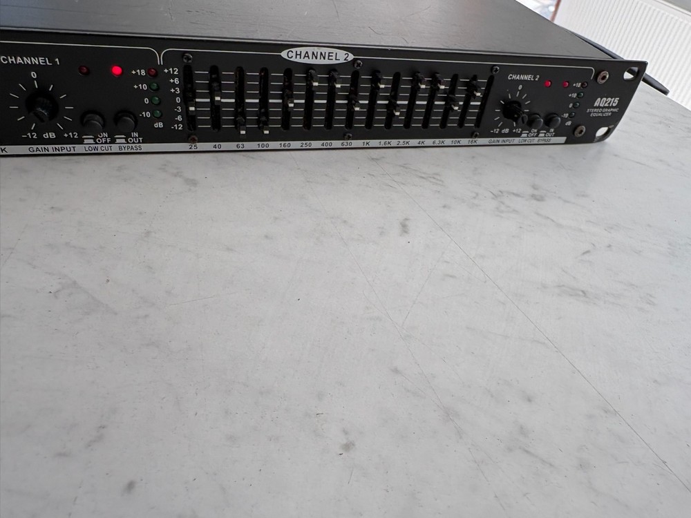 dbx Power AQ215 EQ. READ Graphic Equalizer