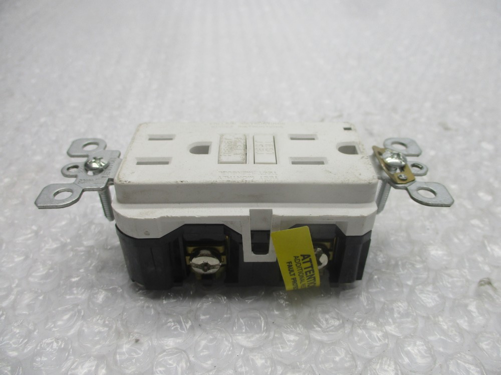 LEVITON 0108099 RECEPTACLE NSNP