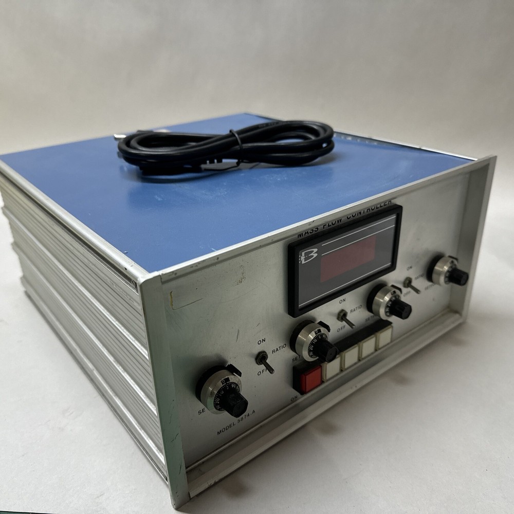 Brooks Instrument Mass Flow Controller 4 Channel 5874-A Total Controller Unit