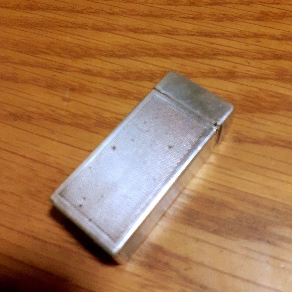 Working Dunhill auto roller oil lighter silver short without box
