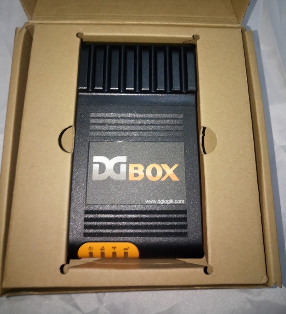 DGBOX - DGLOGIK MODEL 003-DS2001 Data Acquisition Data Storage and Visualization