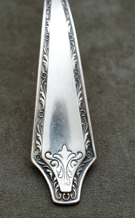 Oneida Alden Silverplate Metal Solid Gravy Ladle 1931