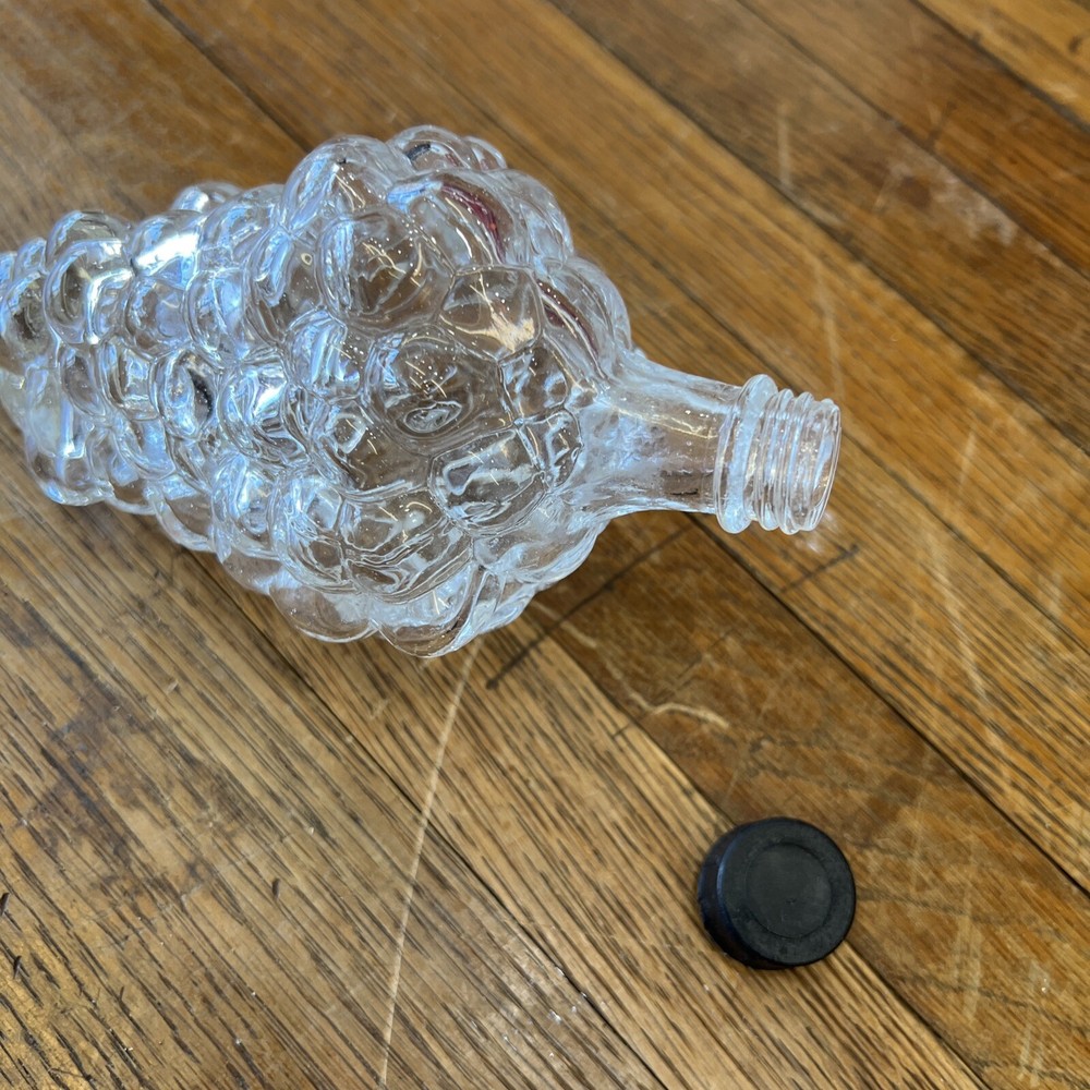 Grape Cluster Shaped Clear Bottle With cap Excellent condition 8 oz