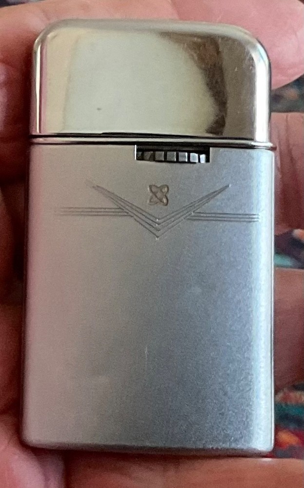 Vintage Ronson Varaflame Windlite Lighter / SERVICED.