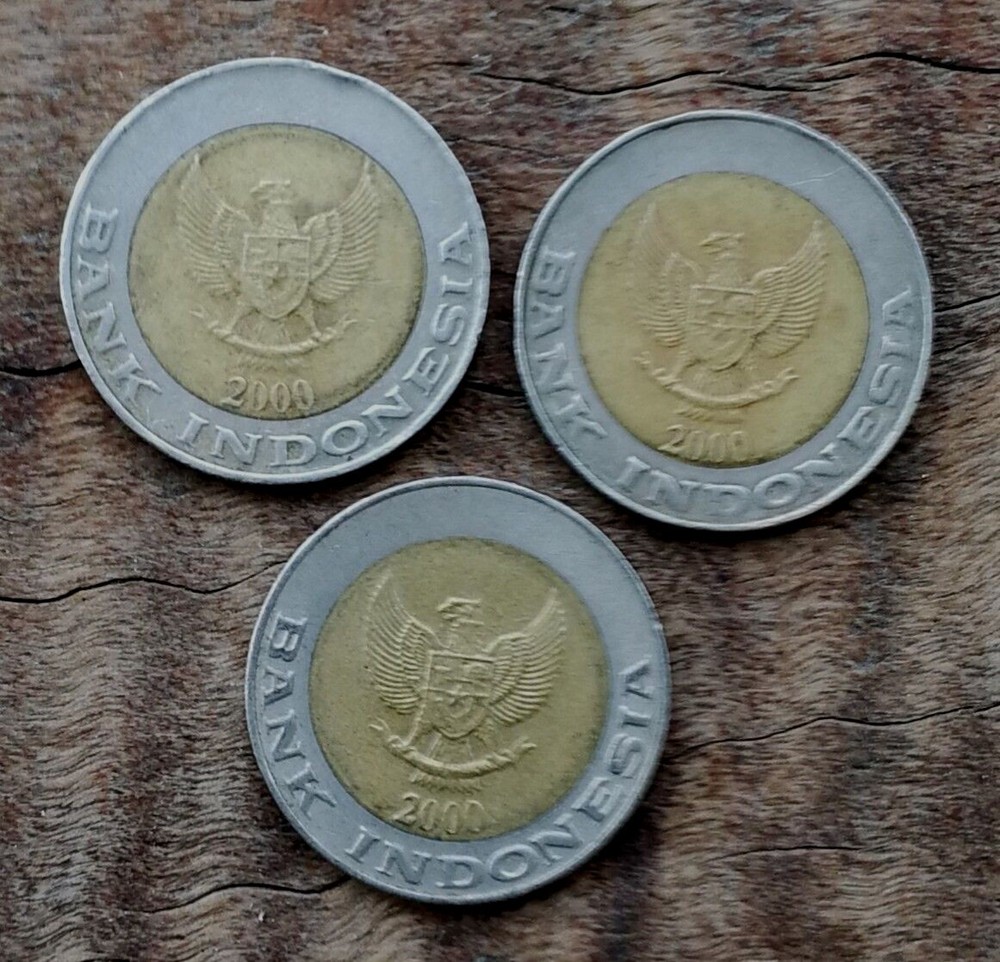 EC 100 002 Indonesia Coin 1000 rupiah 2000