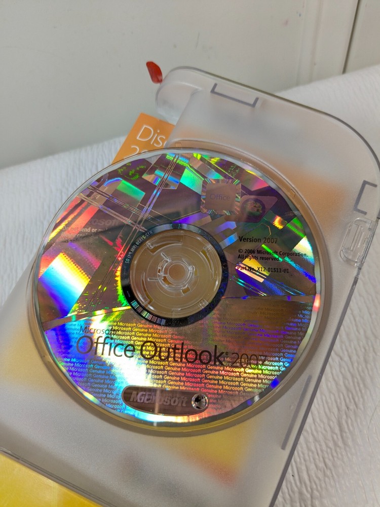 Microsoft Office Outlook 2007 w/ product key software CD-ROM Windows PC software
