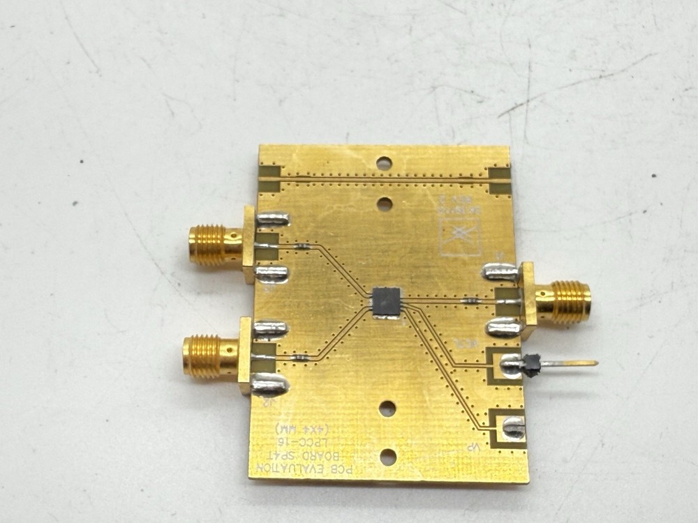 RF Eval Board: Gold SP4T Splitter/Amplifier PCB w/ VCTL, SMA Test Module