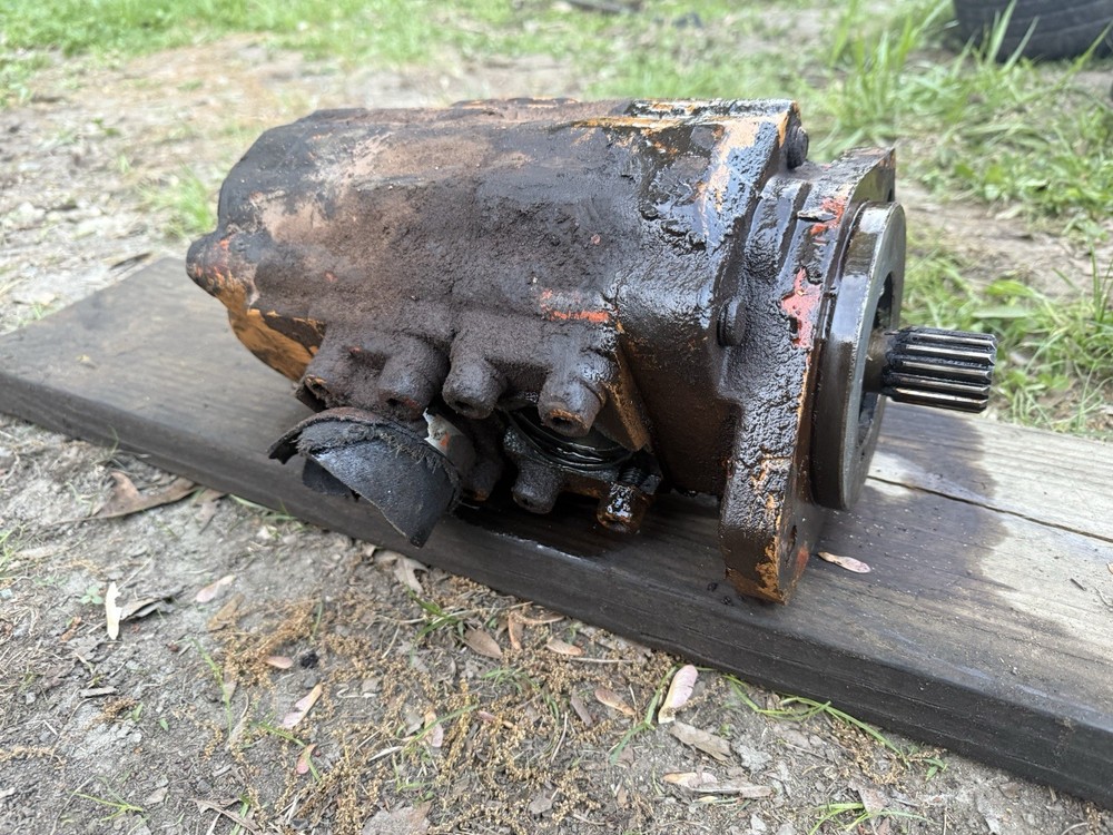 CASE W20 HYDRAULIC PUMP