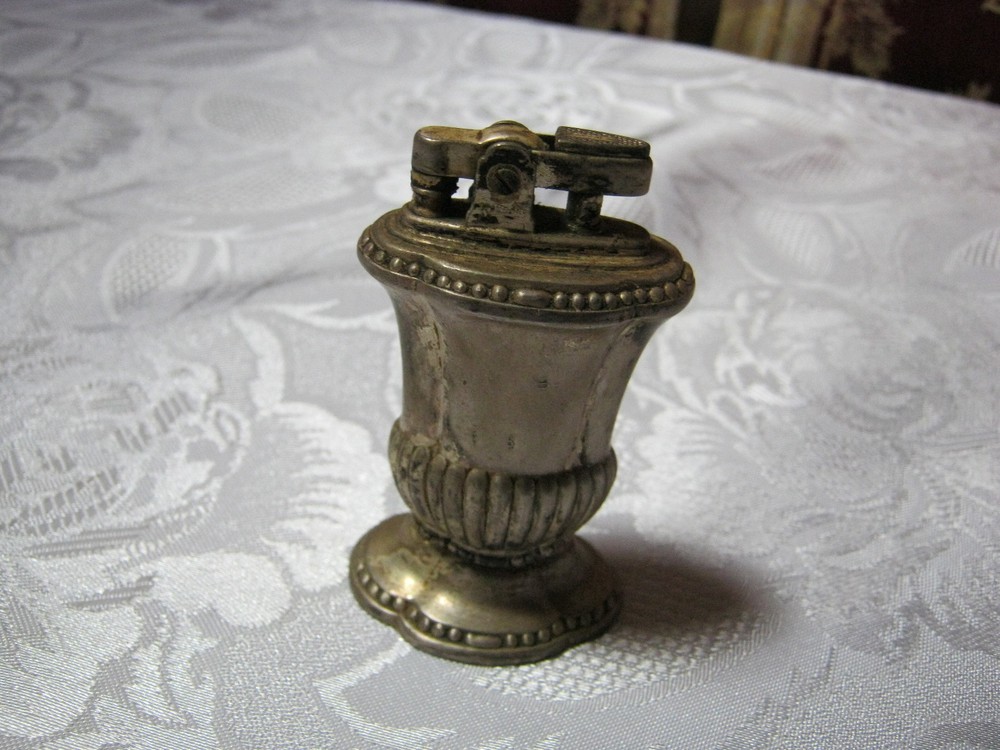 Ronson Mayfair Silver Plated TVintage Table Lighter