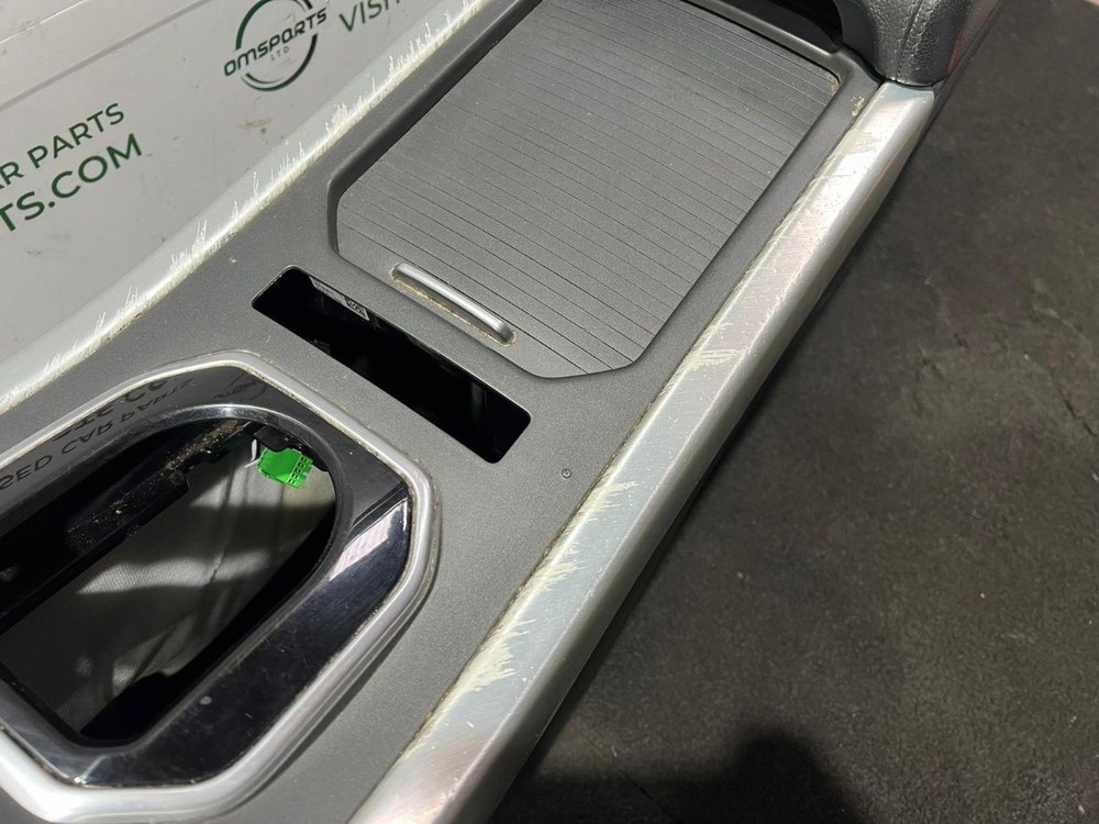 RANGE ROVER EVOQUE L538 CENTRE CONSOLE WITH ARMREST