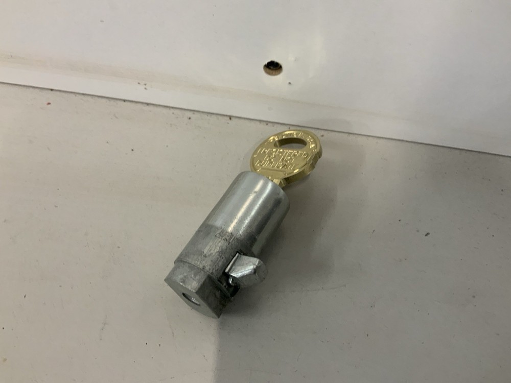 44 Duo Locks For Vending Machines with 8 Keys
