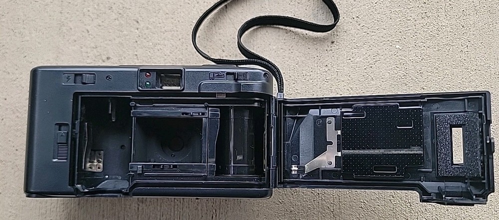 Vivitar PS:20 Point 'n Shoot Camera UNTESTED