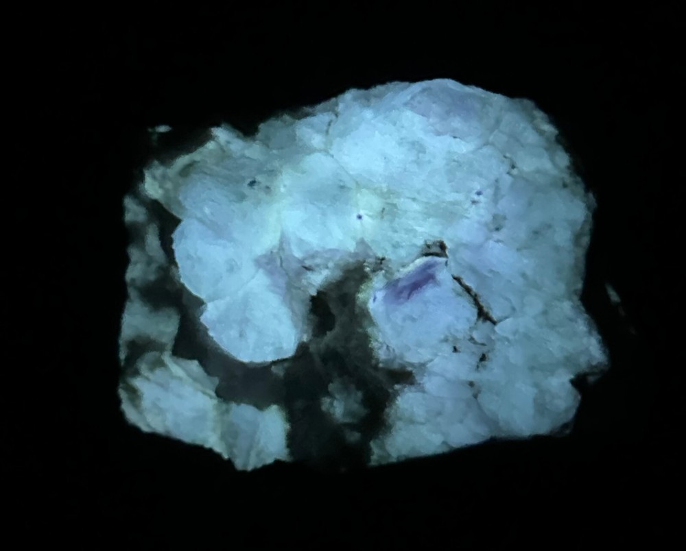 349 Gr. Fluorescent Phosphorescent Tenebrescnet Hackmanite Crystals On Matrix