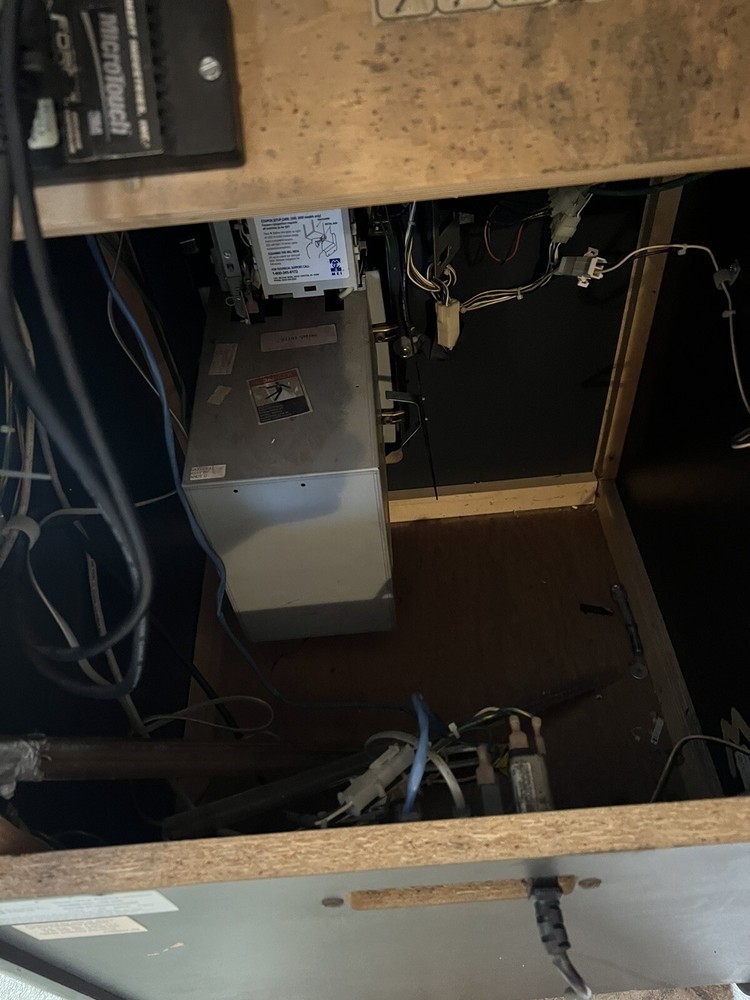 Megatouch 2010 Multi Game Arcade Video Game Machine Stand Machine Tested