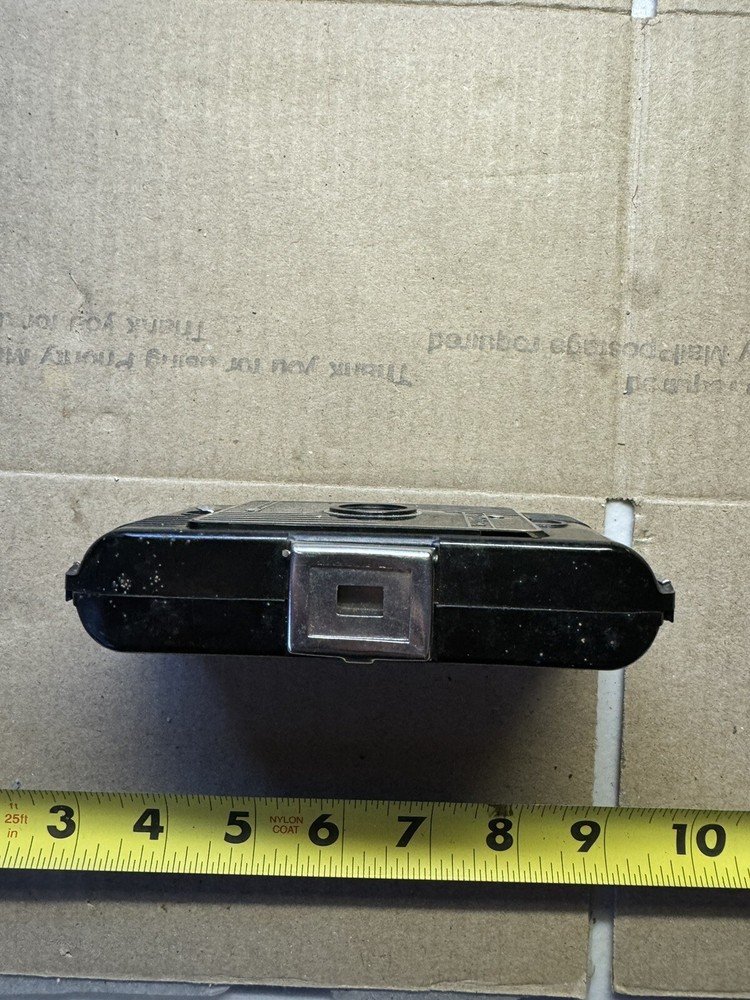Vintage 1940’s Falcon Junior Model Bakelite Bellows Camera. Untested
