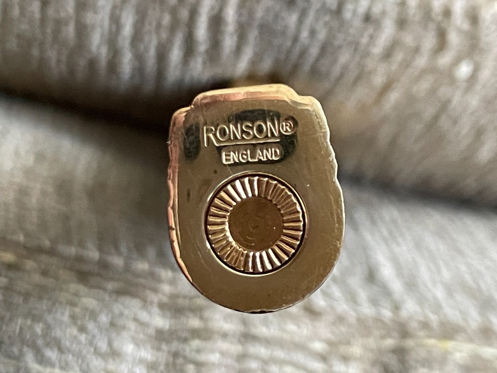 RARE RONSON CIGARETTE LIGHTER BLUE ENAMEL & GOLD PLATED NEEDS BATTERY