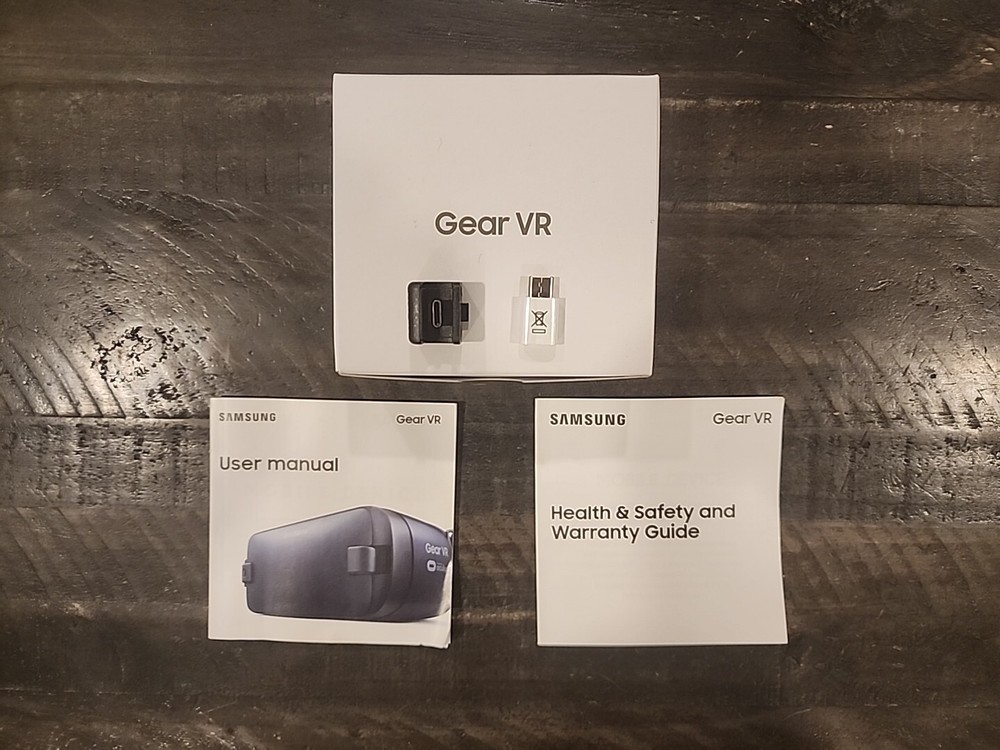 SAMSUNG GEAR VR POWERED BY OCULUS SM-R323