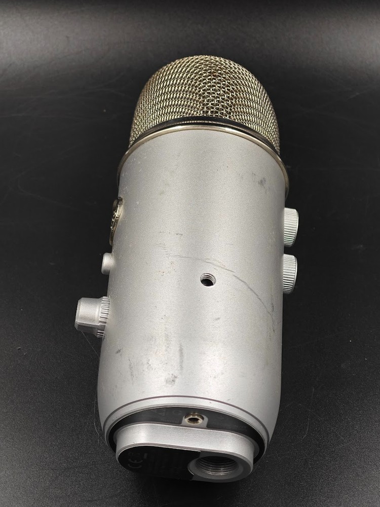 Blue Yeti USB Microphone 5.0V 500mA Silver Used Working
