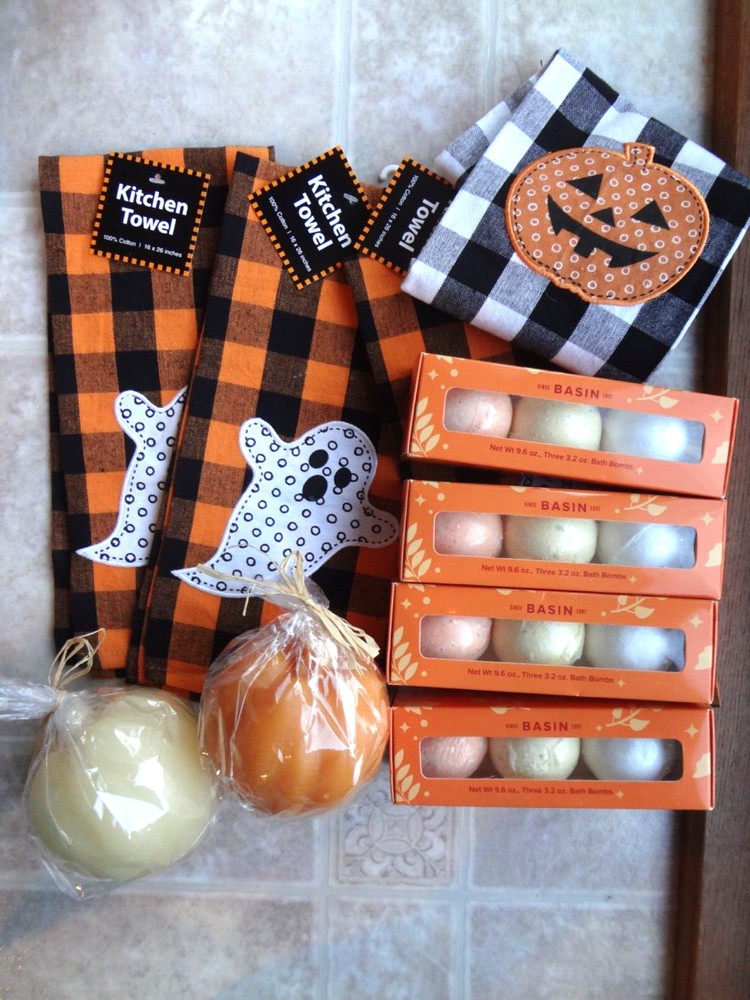 Basin Halloween Bath Bomb Set & Extra More