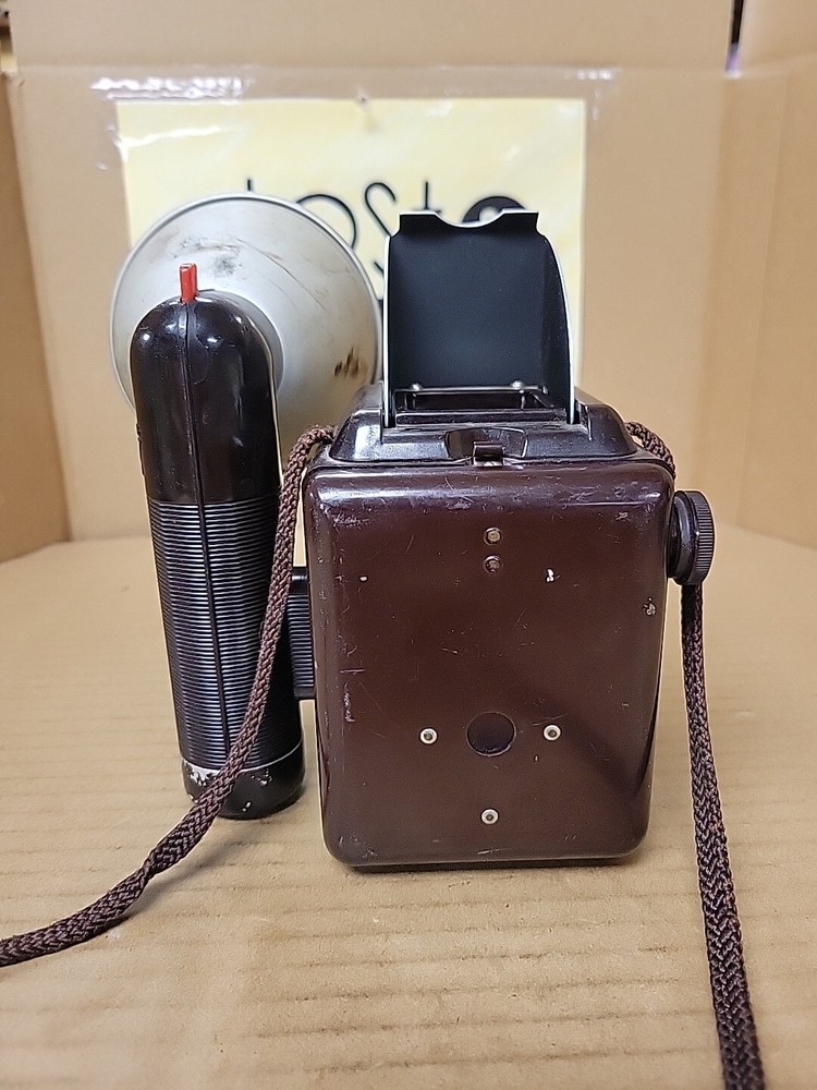 Vintage Argus 75 Camera With Flash And Carrying Strap 75mm *Untested
