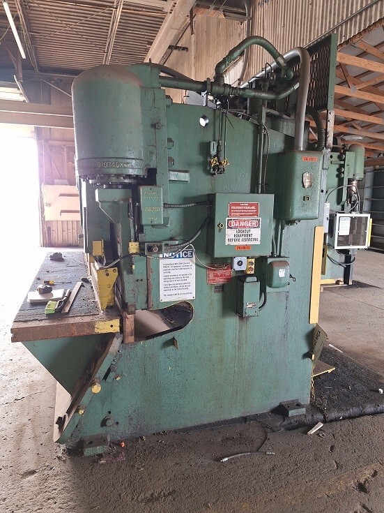 Pacific 1/2" x 10 Ft. hydraulic shear.